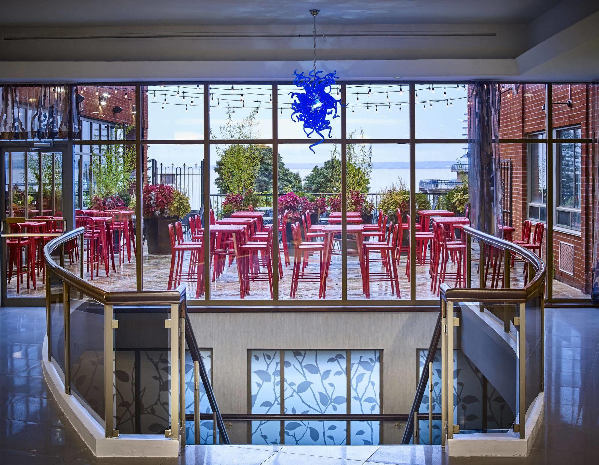 Waterfront Hotel Downtown Burlington Extérieur photo