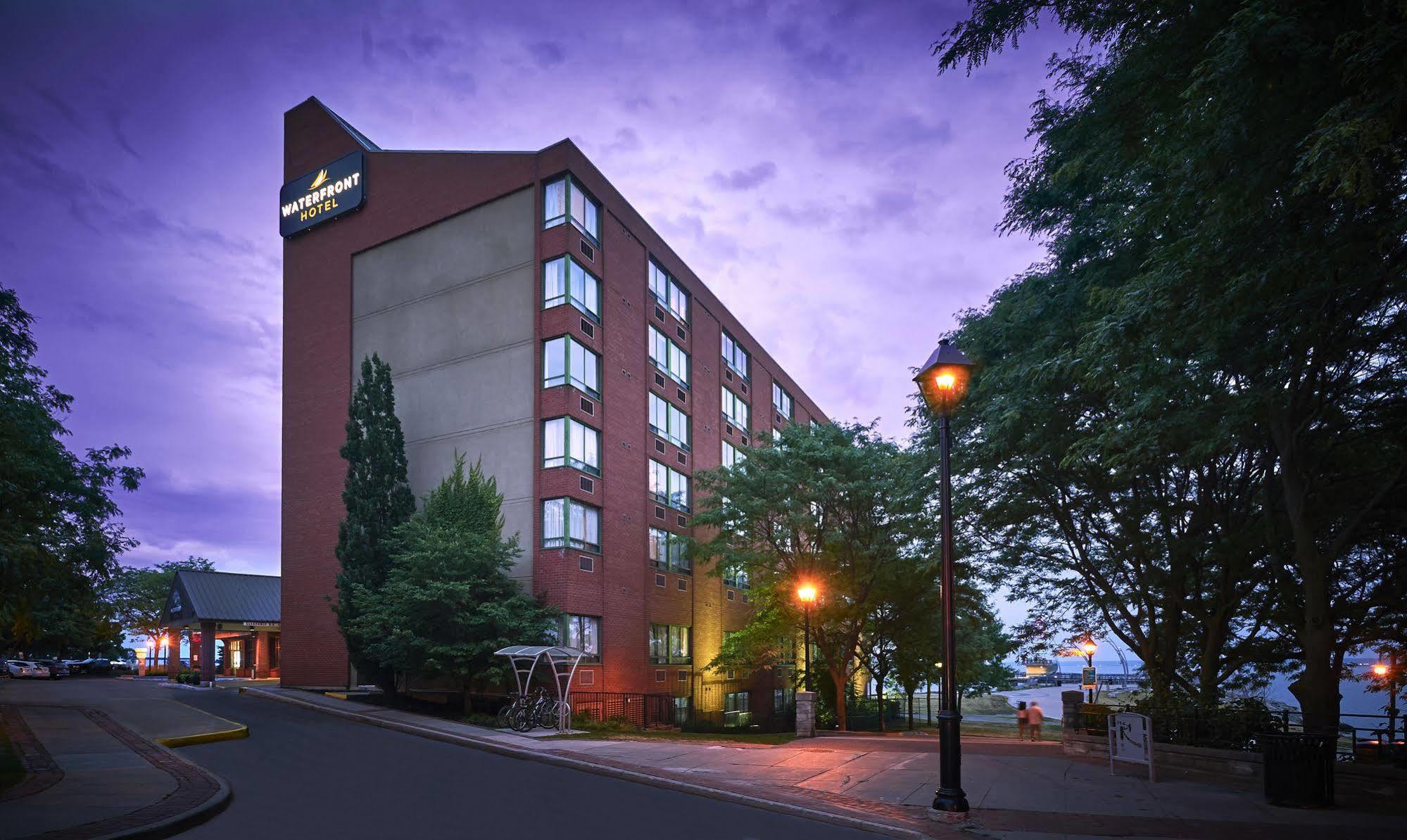 Waterfront Hotel Downtown Burlington Extérieur photo