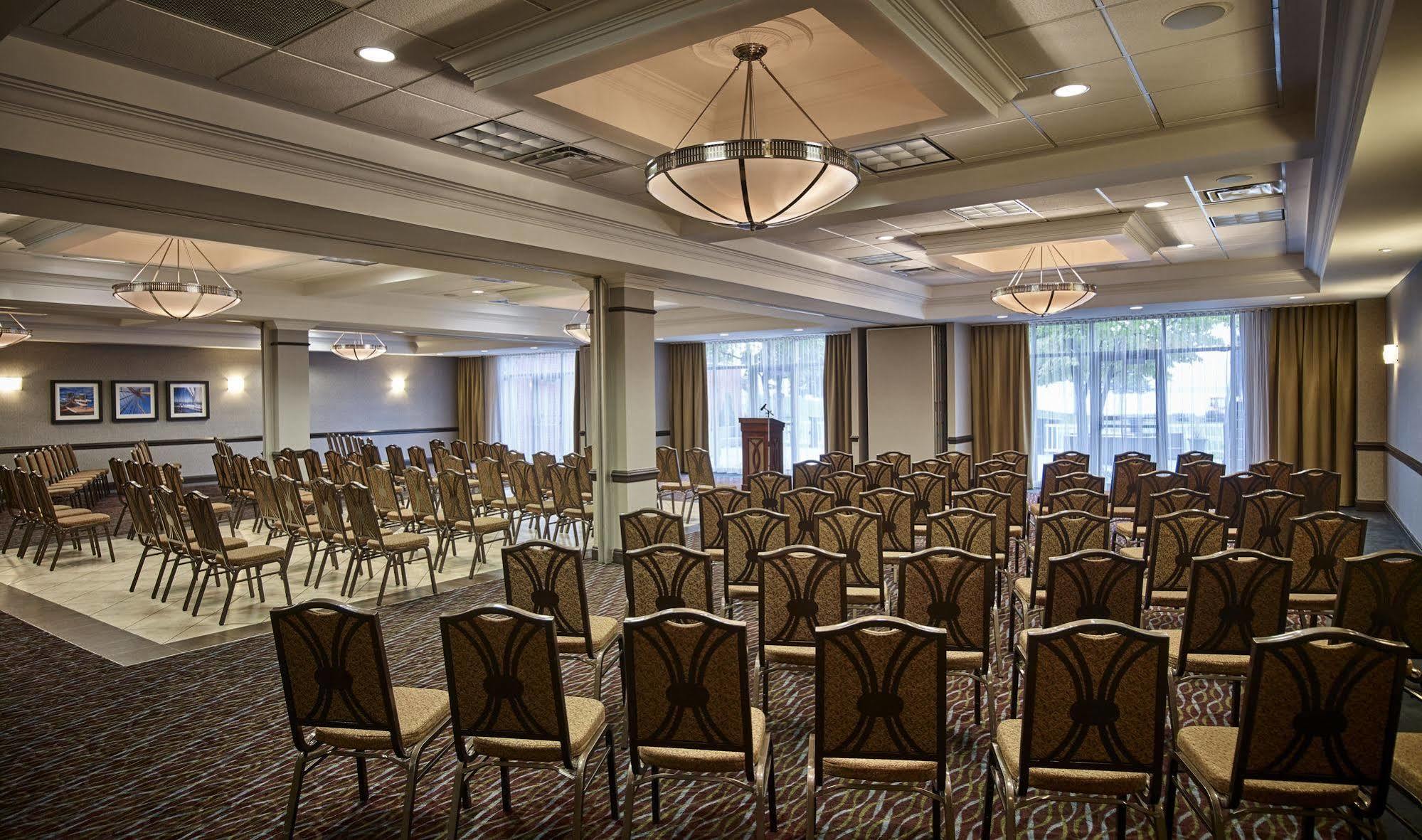 Waterfront Hotel Downtown Burlington Extérieur photo