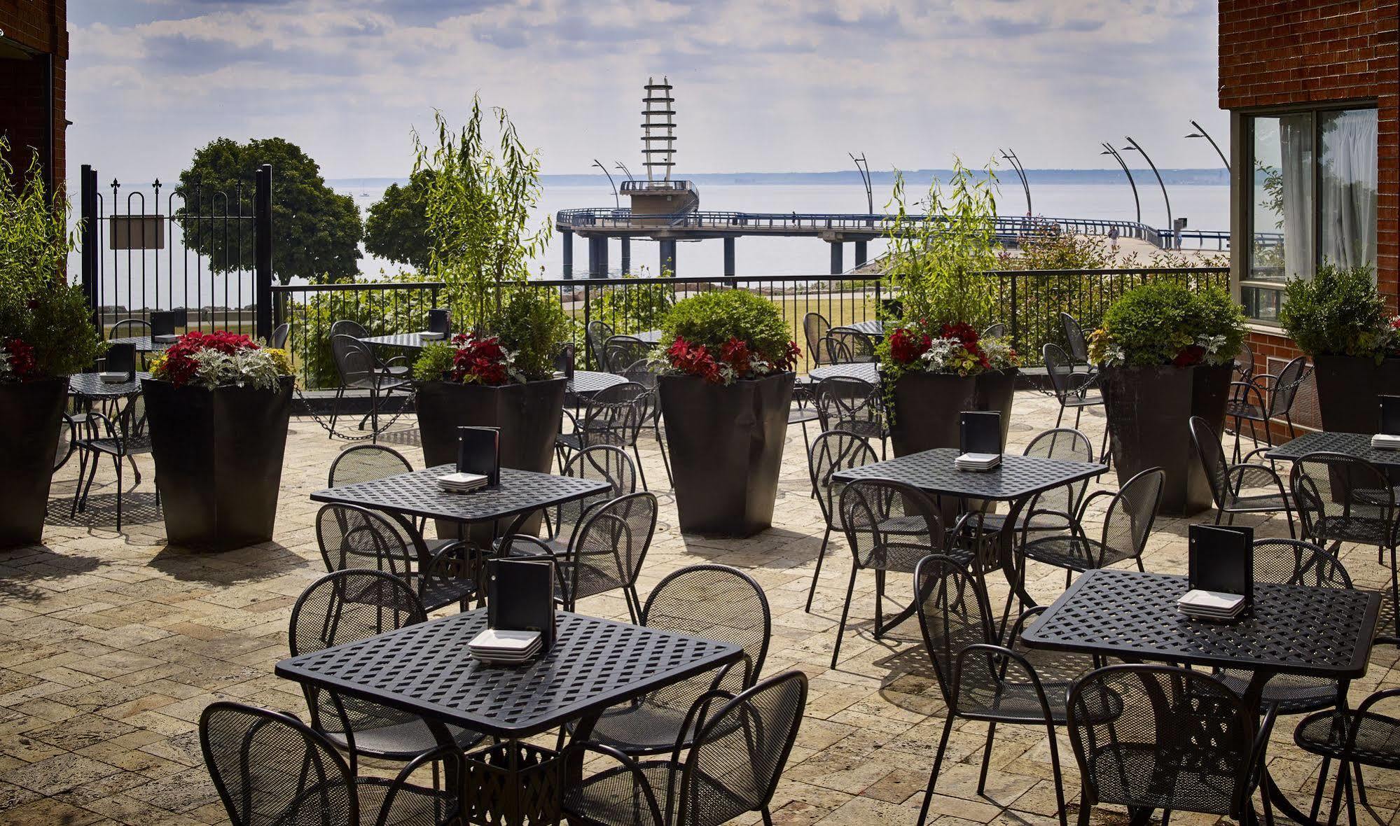 Waterfront Hotel Downtown Burlington Extérieur photo